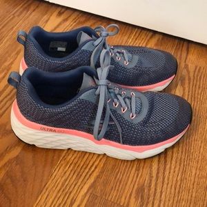 Skechers Max Cushioning Elite Ultra Go 8.5